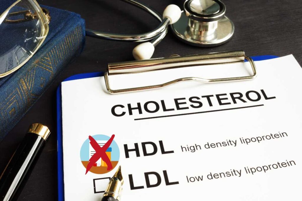 Come abbassare il colesterolo senza farmaci: il metodo alimentare più efficace